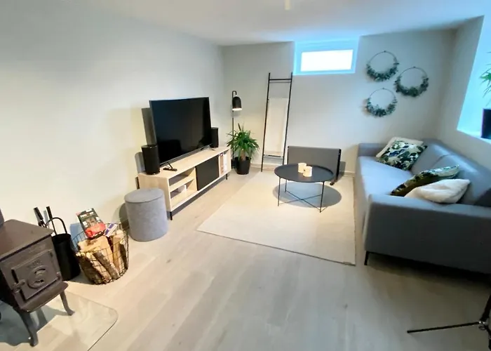 Two Bedroom Apartment Near The City Centre.