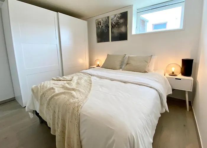 Two Bedroom Apartment Near The City Centre.